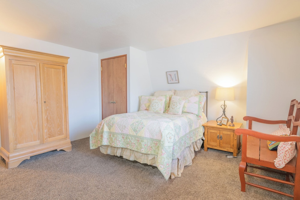 Cabin, Multiple Beds, Hot Tub, Mountain View photo 1