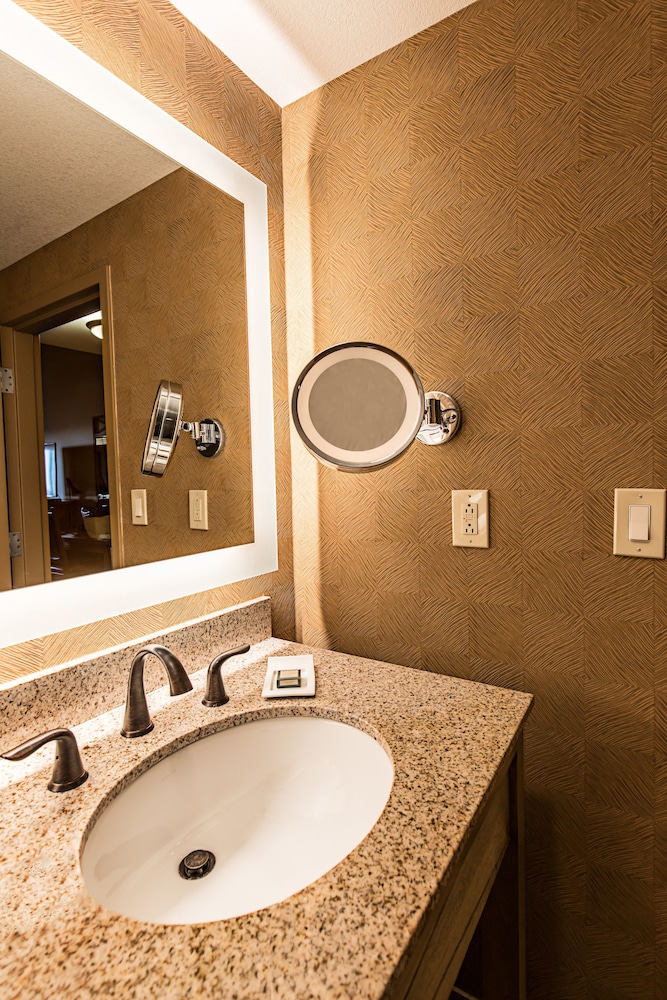 Deluxe Room, 2 Double Beds (Deluxe Double) - Photo 4