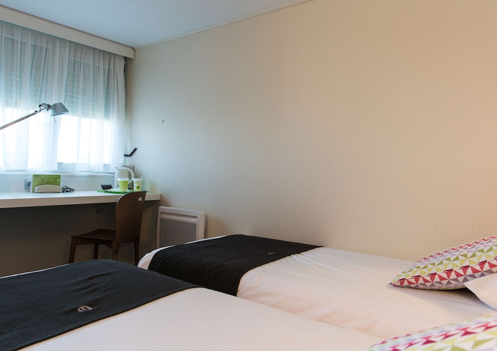 Standard Room, 2 Twin Beds (Junior Bed up to 10 years) - Photo 3