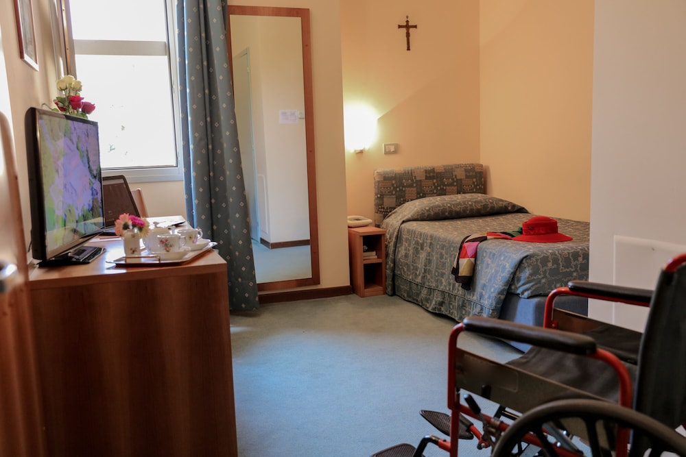 Standard Single Room, 1 Large Twin Bed, Accessible photo 3