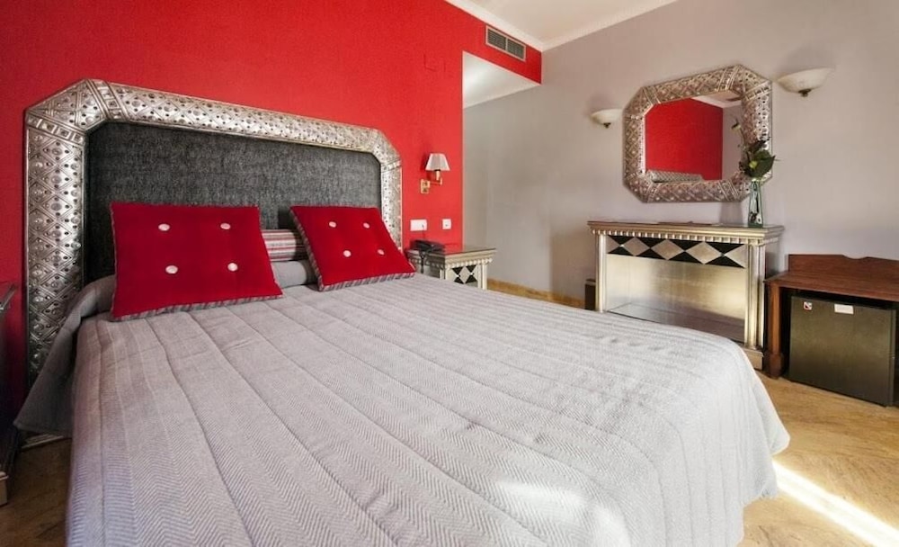 Deluxe Double Room, Balcony - Photo 12
