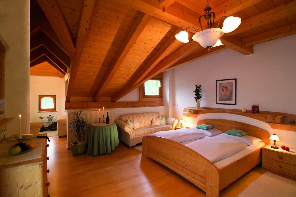 Junior Suite (for Families) - Photo 9
