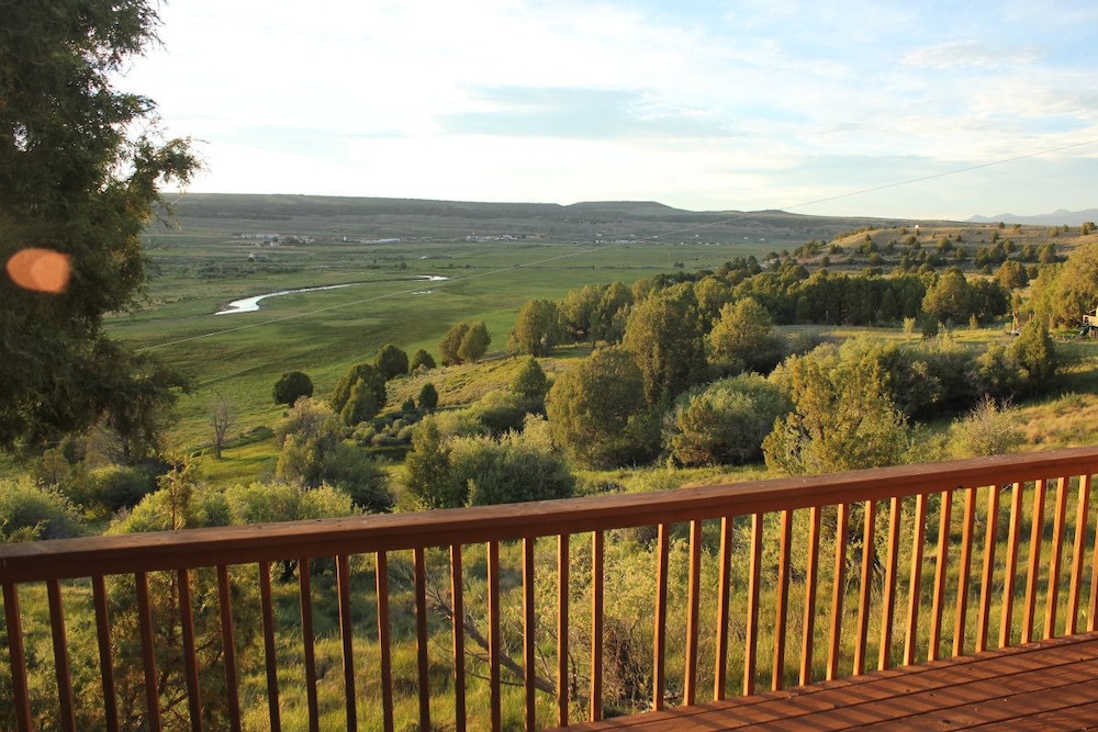 Elite Bungalow, 2 Twin Beds, River View photo 2