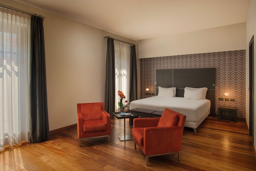 Premium Room (Extra Large Extra Bed 3 adults) - Photo 3