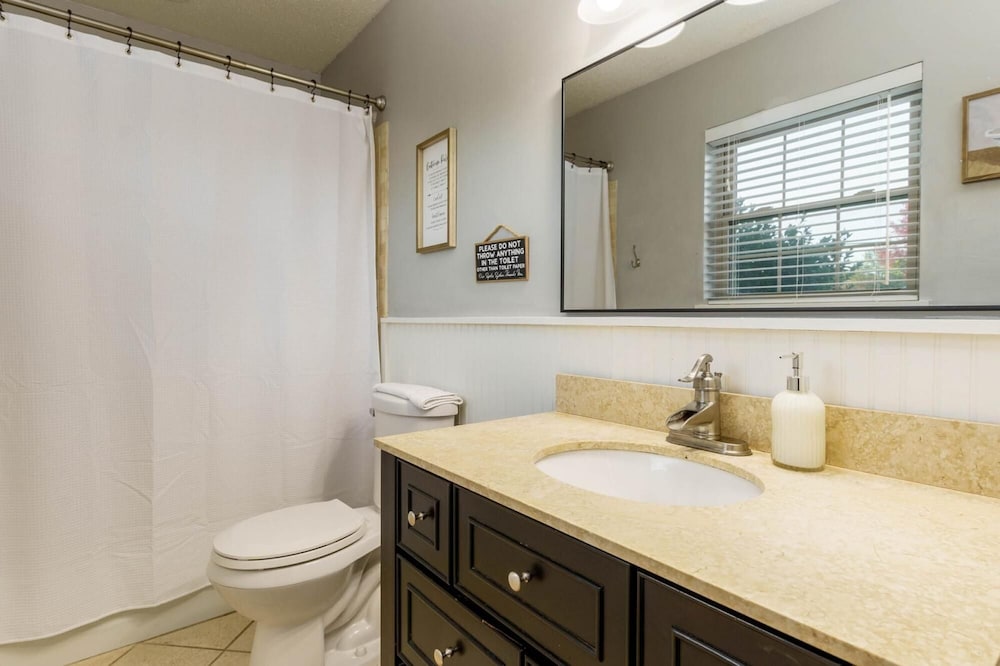 Gorgeous Alabama Home 4 Miles to Stadium Sleeps 8, Billede 10