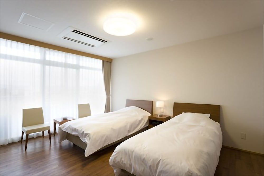 Standard Twin Room - Photo 2