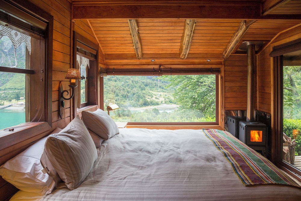 Standard Double Or Twin Room, Lake View photo 3