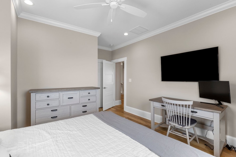 House, 5 Bedrooms photo 1