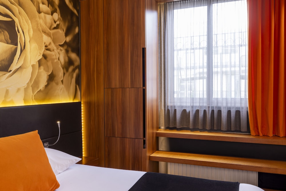 Comfort Suite, Balcony photo 2