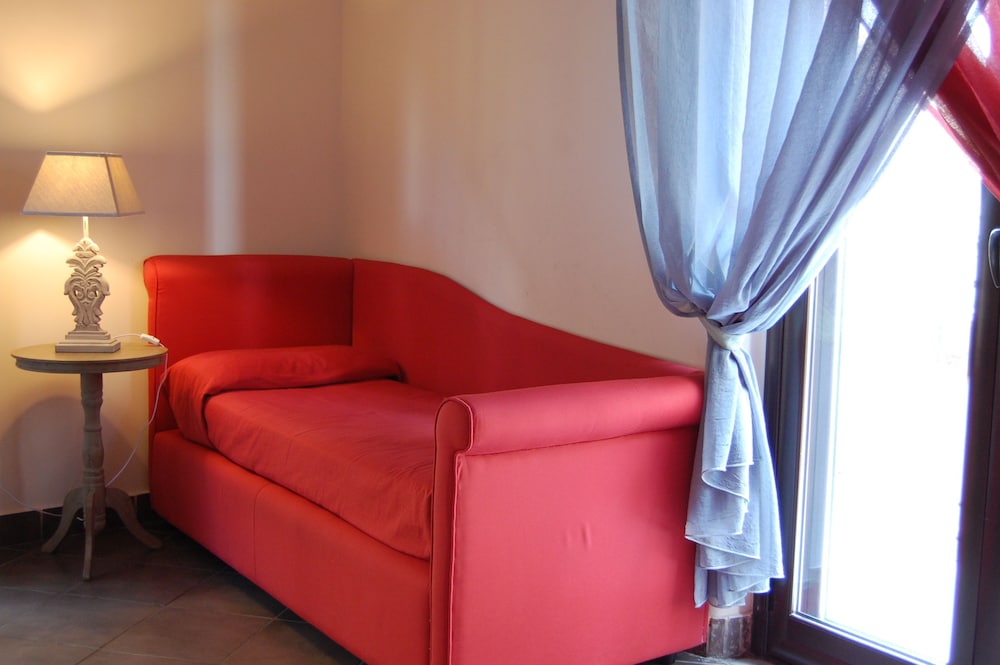 Deluxe Double or Twin Room - Photo 6