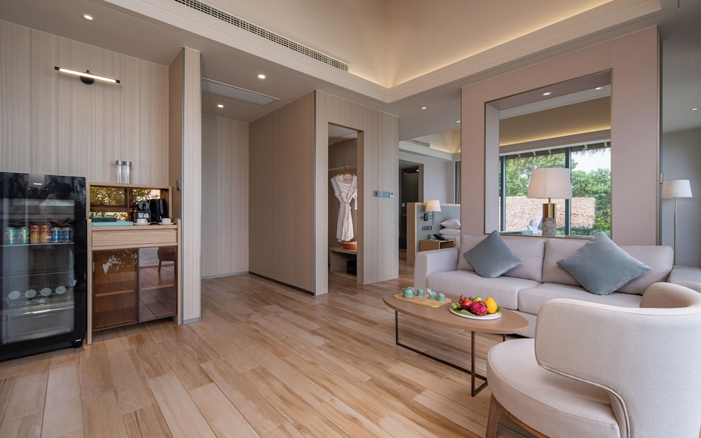 Panoramic Signature Sunrise Villa(Ground Floor) - Photo 4