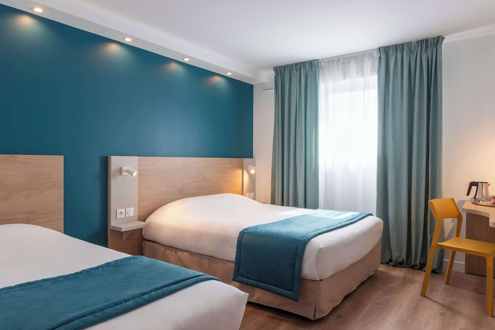 Standard Room, Multiple Beds - Photo 2