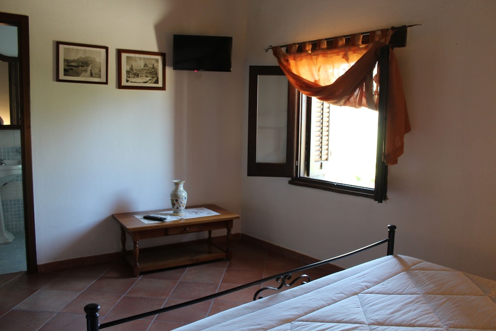 Traditional Quadruple Room photo 3