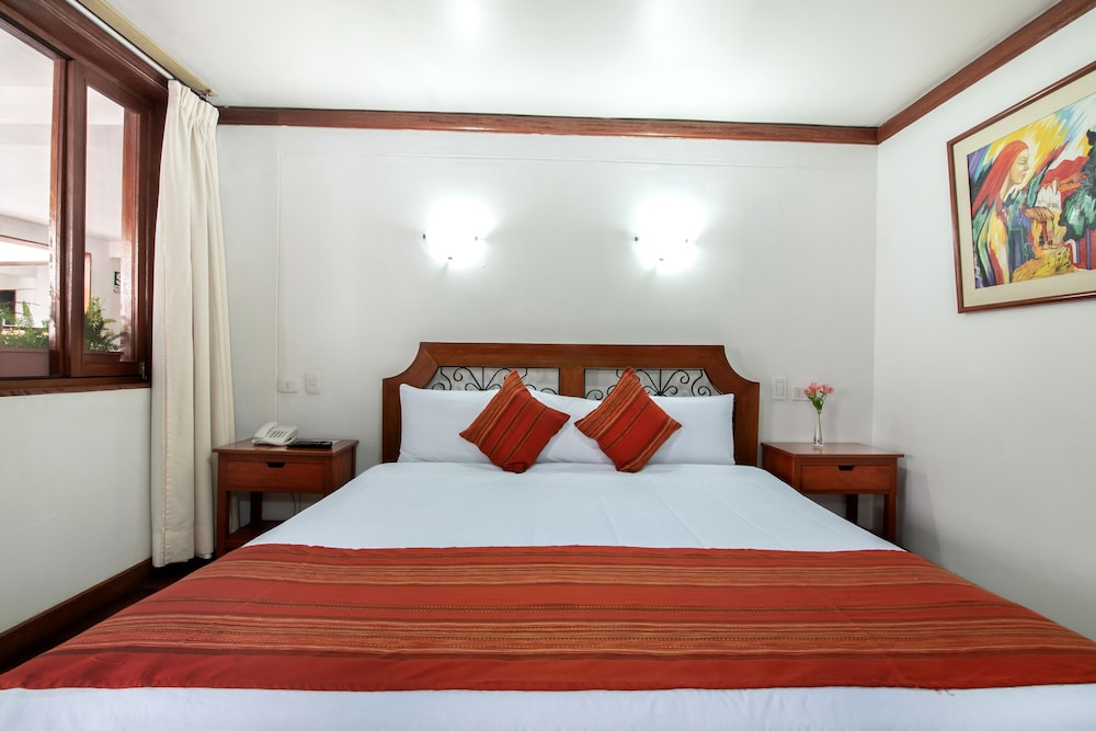 Superior Room, 1 Queen Bed, Private Bathroom photo 3