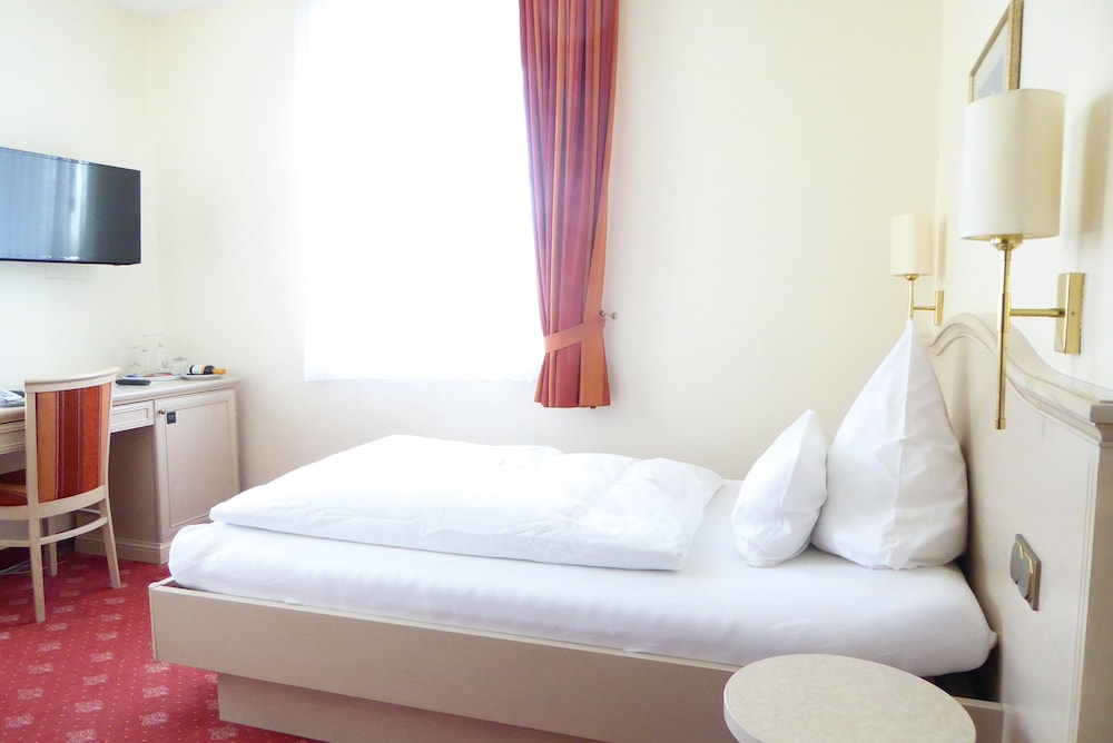 Single Room, Partial Sea View photo 2
