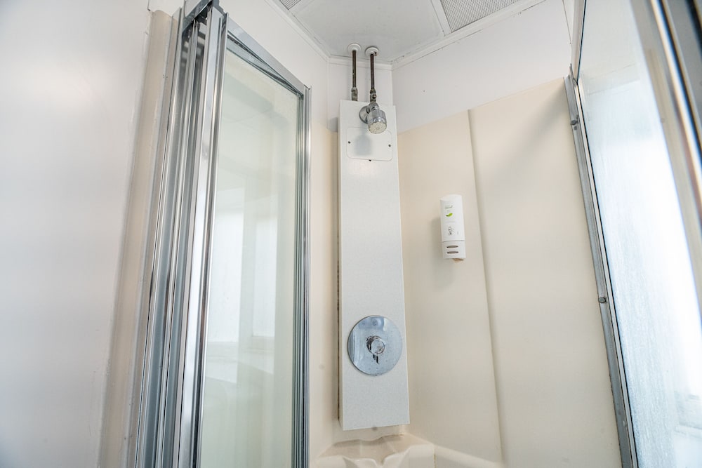Single Room with Shared Bathroom photo 2