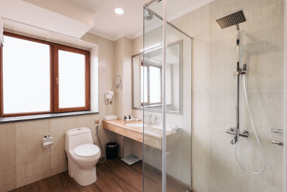 Standard Grand Twin-size photo 3