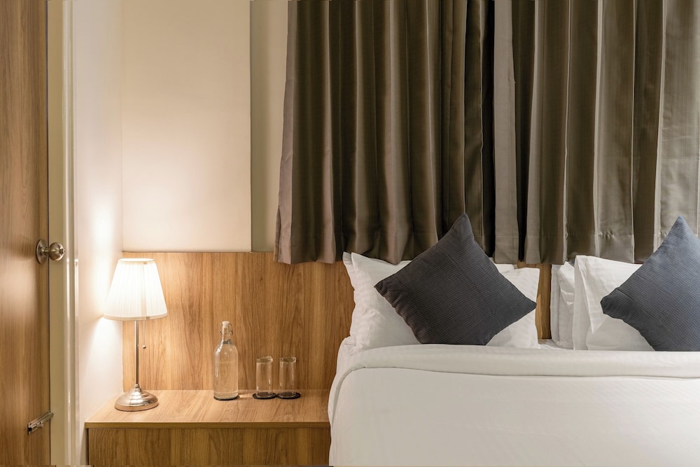 Deluxe Room ( With Balcony ) photo 3