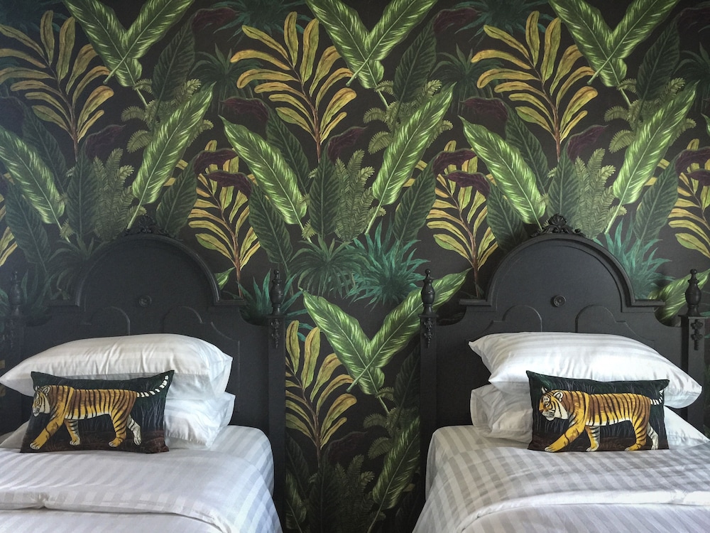 Basic Twin Room, 2 Twin Beds, City View photo 2