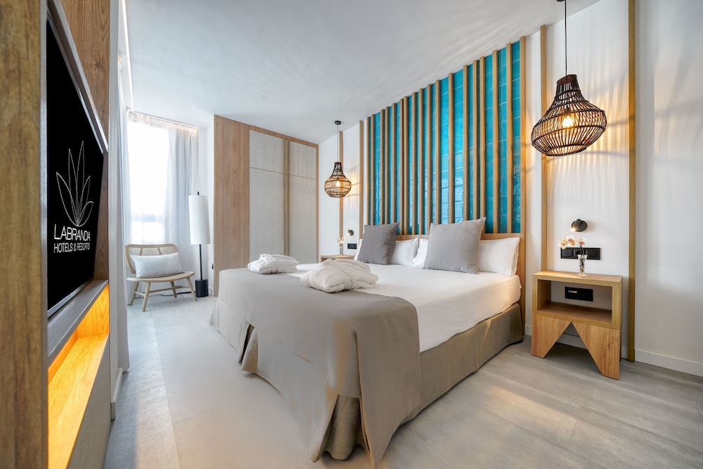 Junior Suite Deluxe, Sea View (3 adults, only adults area) thumbnail 5