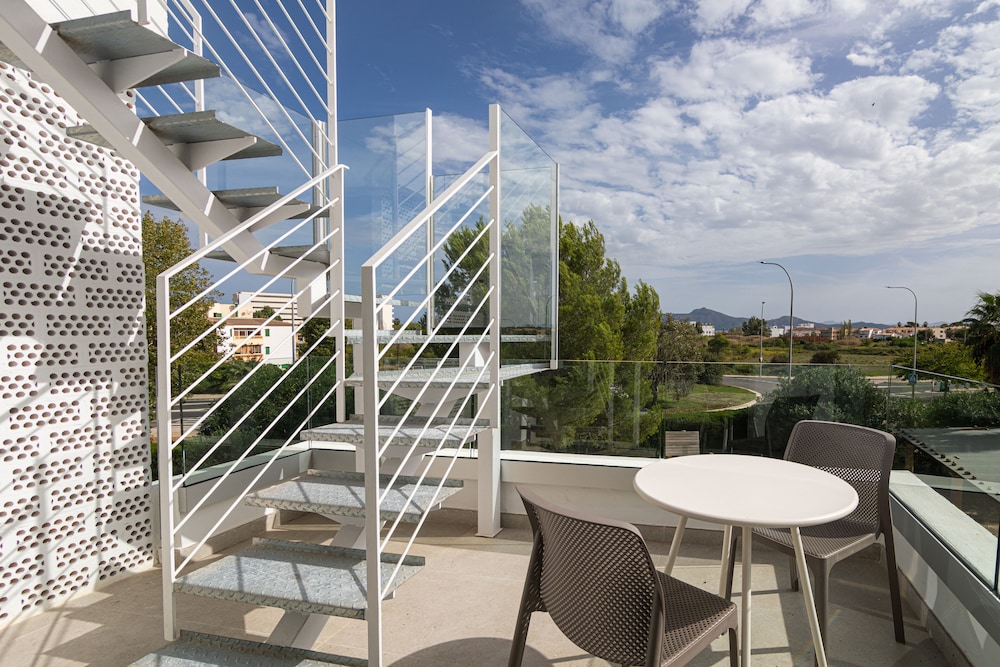 Deluxe Studio, Terrace - Photo 3