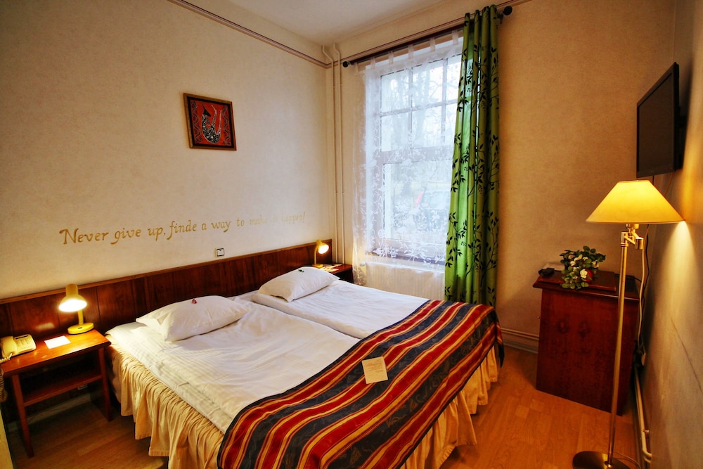 Family Room - Photo 1