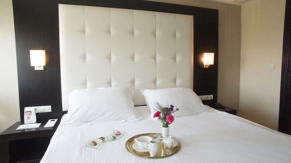Available room
