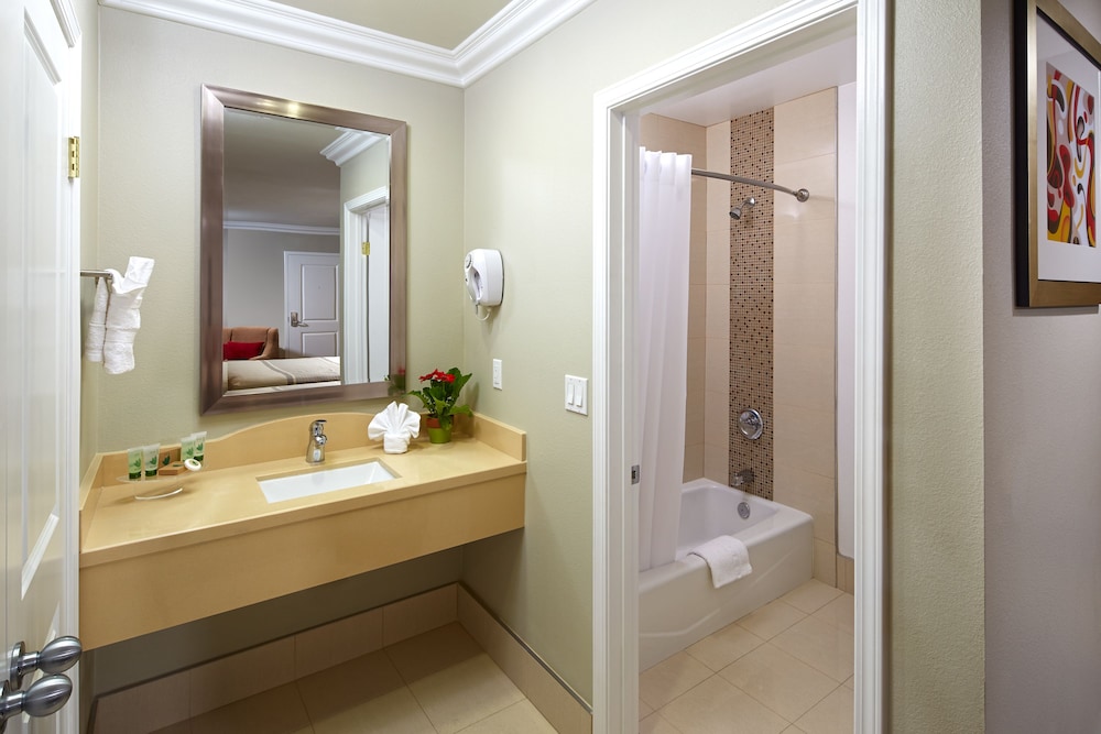 Family Suite - Photo 3