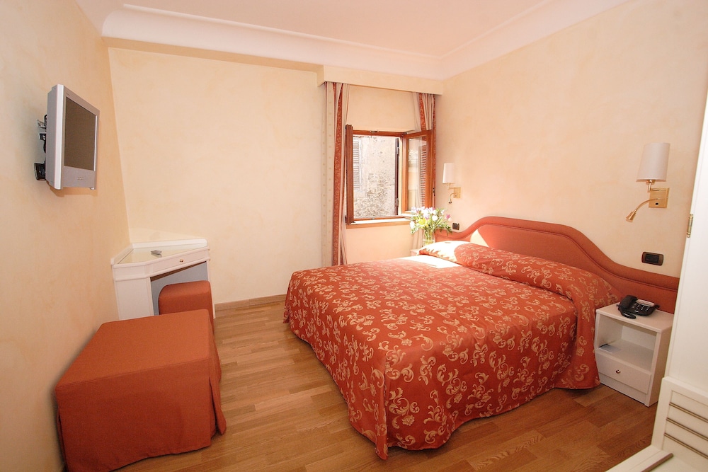 Double Room, City View - Photo 2