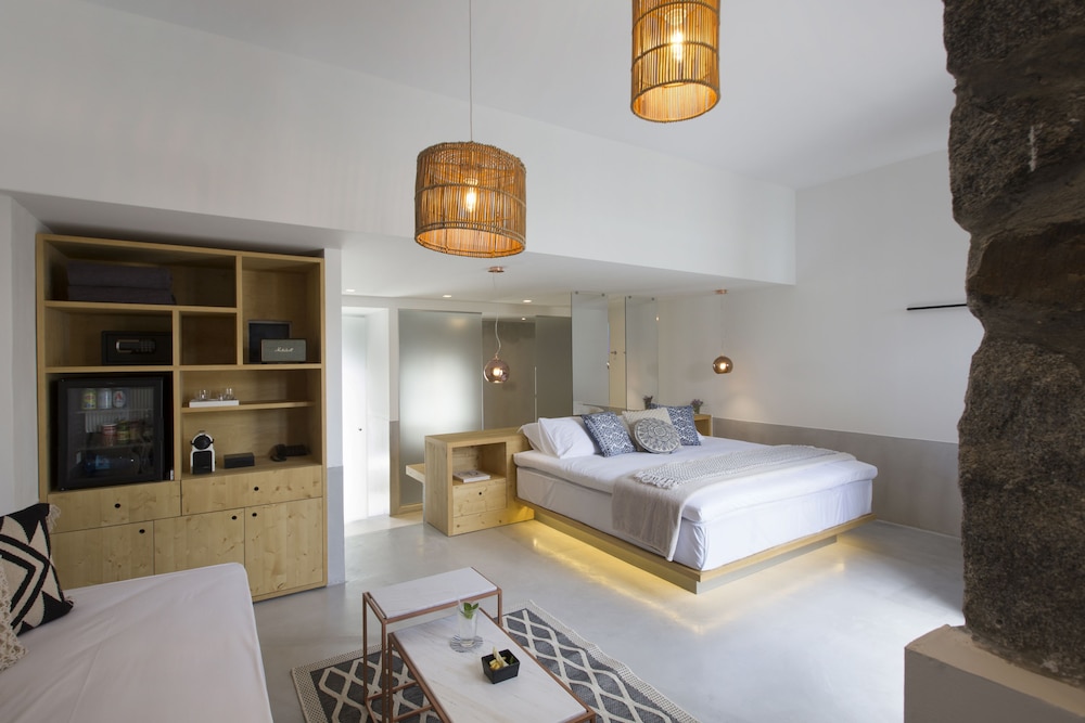 Suite, Jetted Tub (Dreambox)