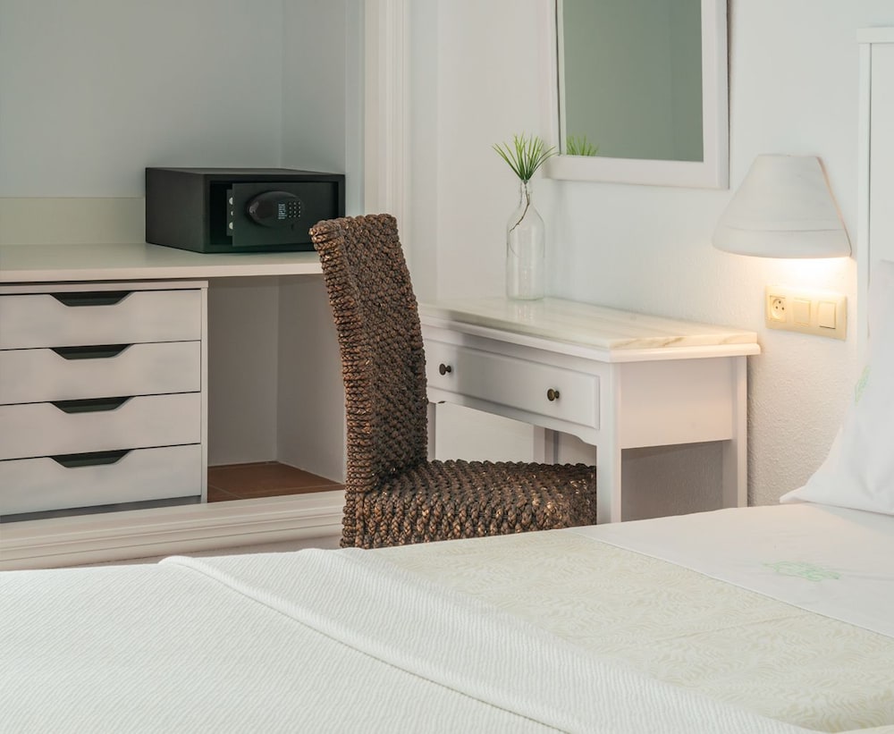 Twin Room, 2 Twin Beds, Non Smoking, Sea View photo 2