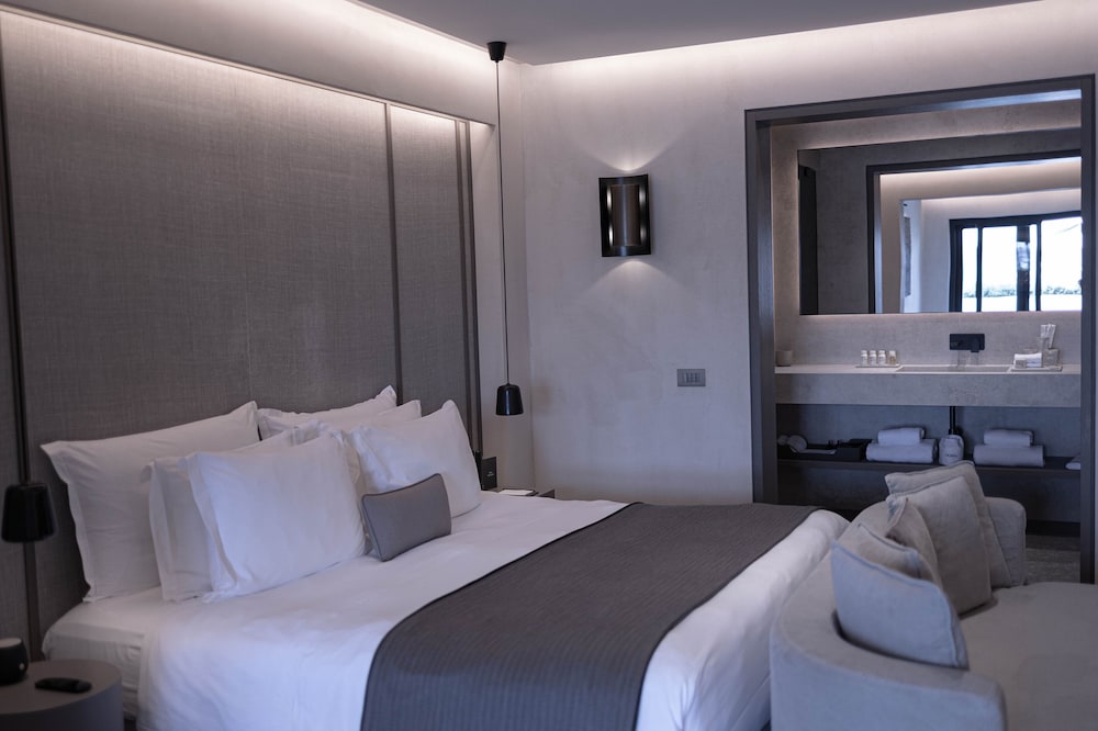 Noima Suite, Private Heated Pool, Sea View - Photo 14