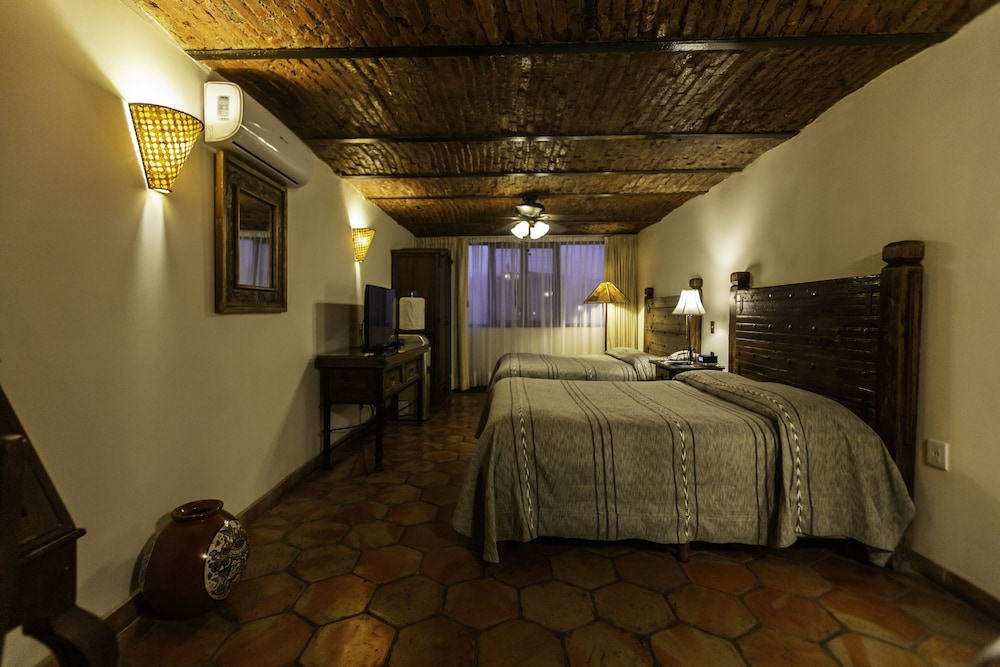 Deluxe Room, 2 Queen Beds, Bathtub (Deluxe 2 Queen)