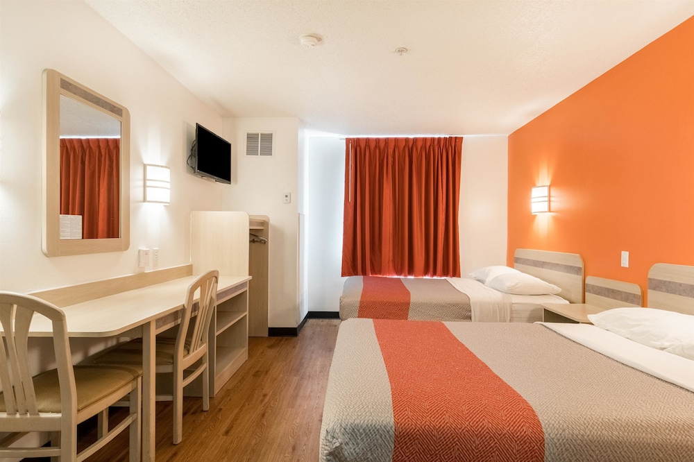 Standard Room, 2 Double Beds, Non Smoking - Photo 3