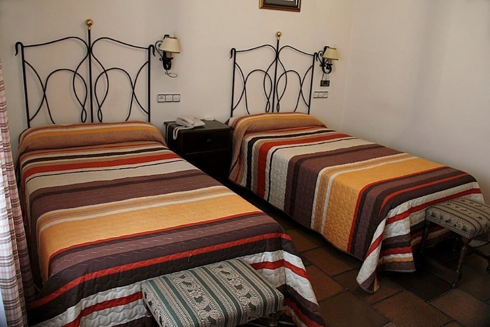 Double or Twin Room photo 2
