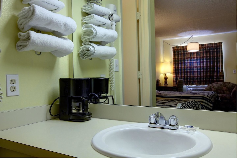 Room, 2 Double Beds, Smoking photo 3