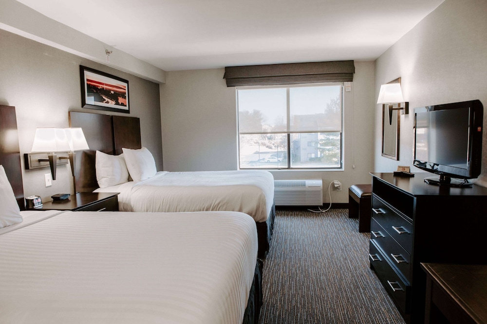 Standard Room, 2 Queen Beds - Photo 1