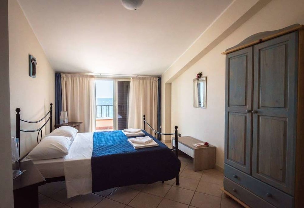 Quadruple Room (Lipari)
