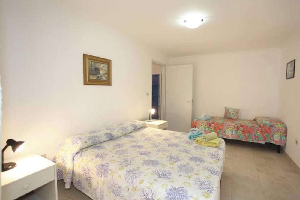 Family Apartment, Multiple Bedrooms, 2 Bathrooms (Gran Appartamento Felloniche Sea View)