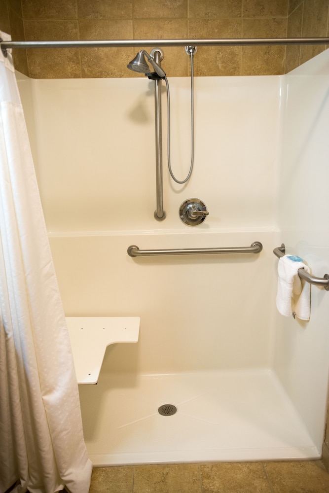 Standard Room, 2 Queen Beds, Accessible (Communication Accessible) - Photo 5