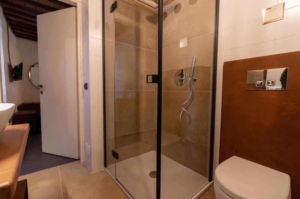 Superior Double or Twin Room - Photo 13