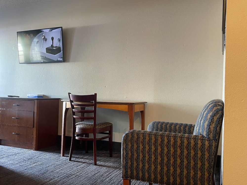 Family Room photo 3