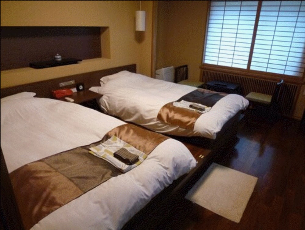 Japanese Western Twin Bed W/Restaurant Dinner& Breakfast -Non Smoking - Photo 3