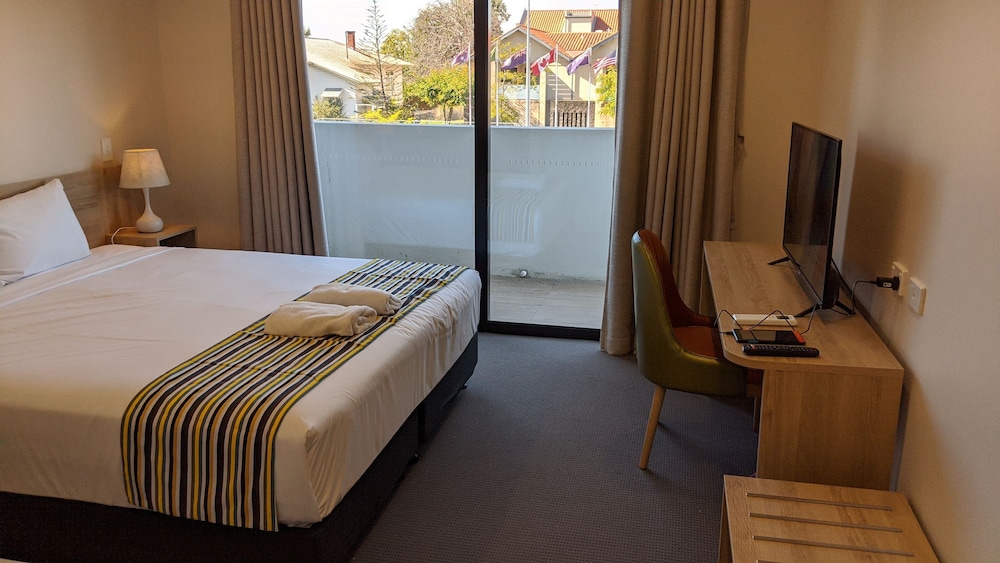 Apartment, 3 Bedrooms, City View - Photo 1