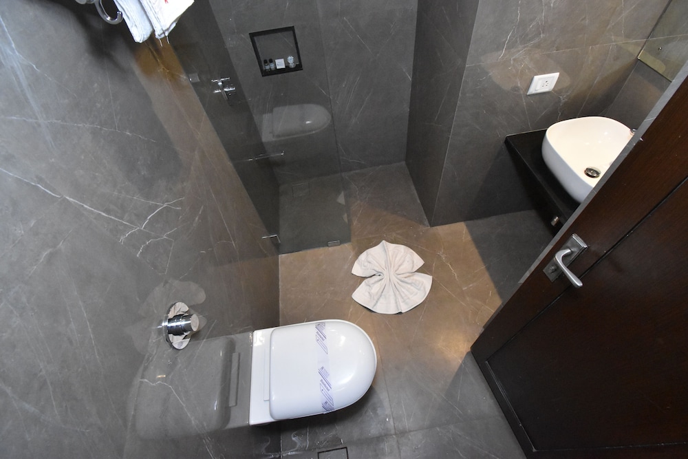 Executive Room - Photo 14