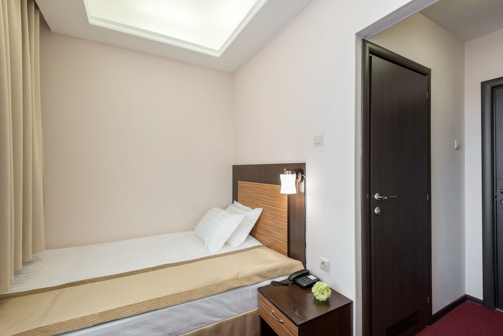 Standard Room photo 1