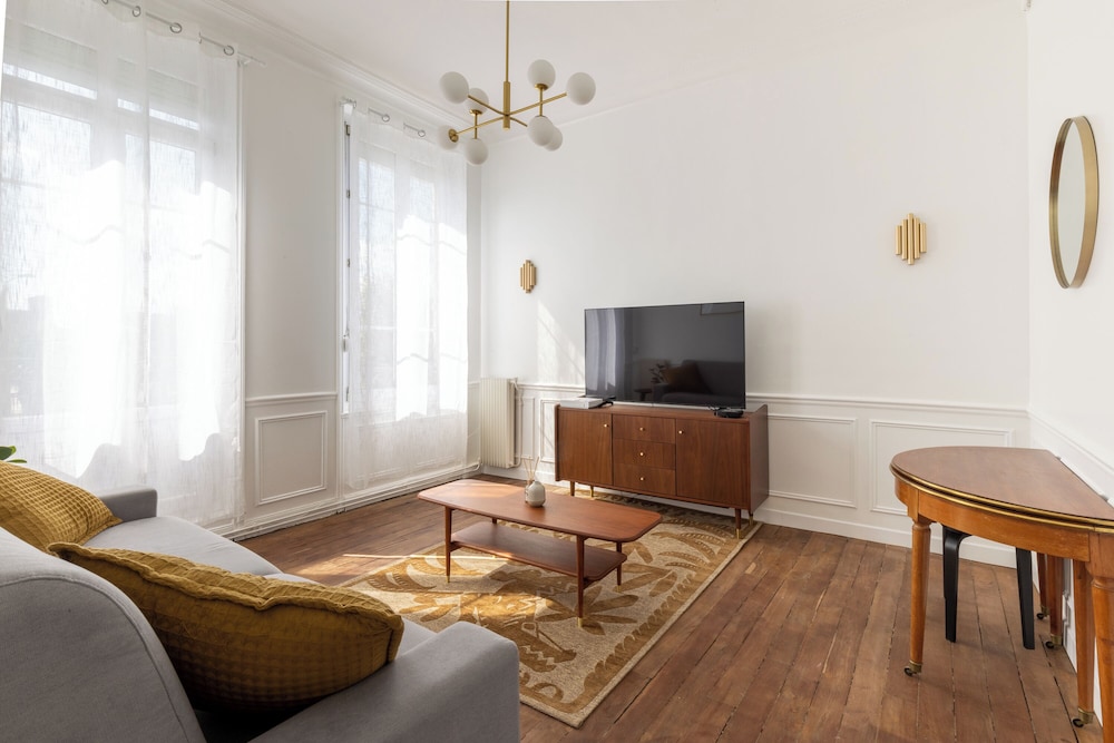 Comfort Apartment, Balcony, City View