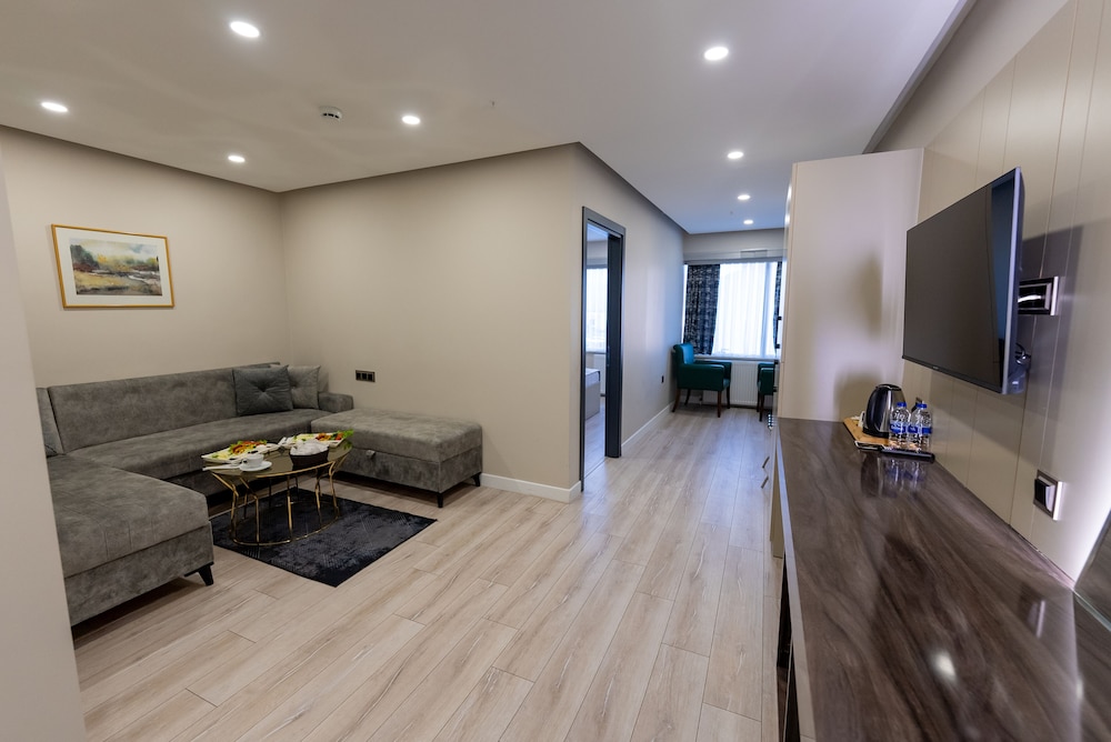 Family Triple Room, 1 Queen Bed with Sofa bed photo 1