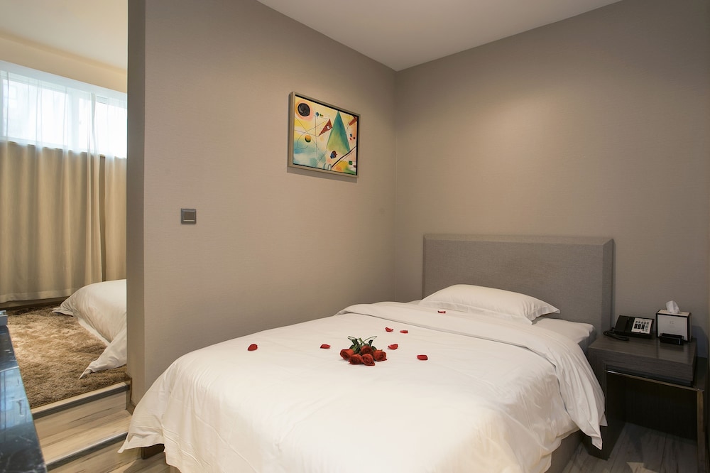 Family Two Beds Room