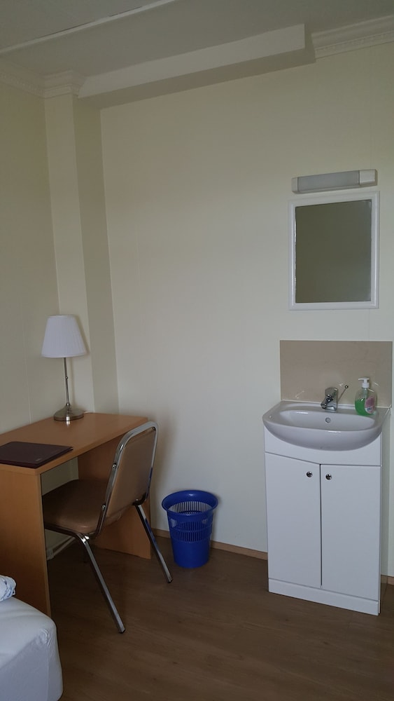 Standard Double or Twin Room, Shared Bathroom photo 3